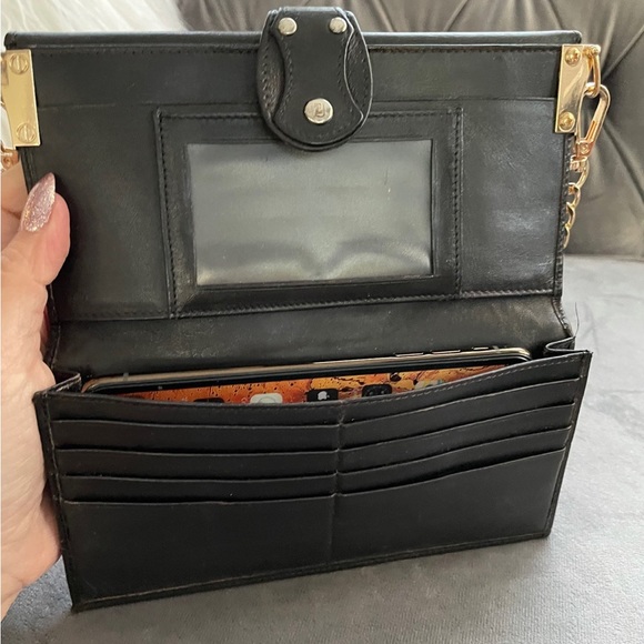 Fendi Wallet on Chain - Picture 5 of 14